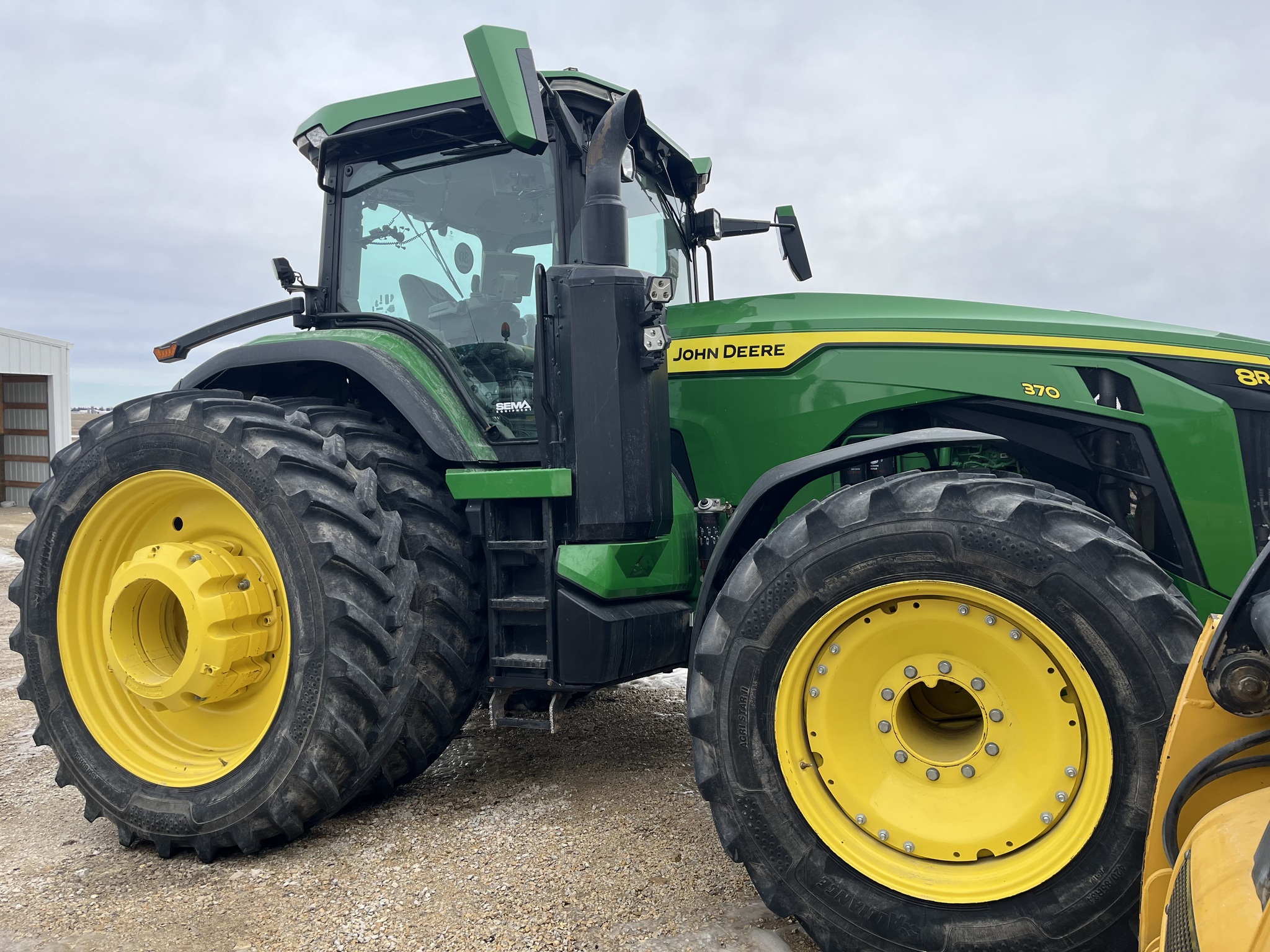 2021 John Deere 8R 370 Tractor