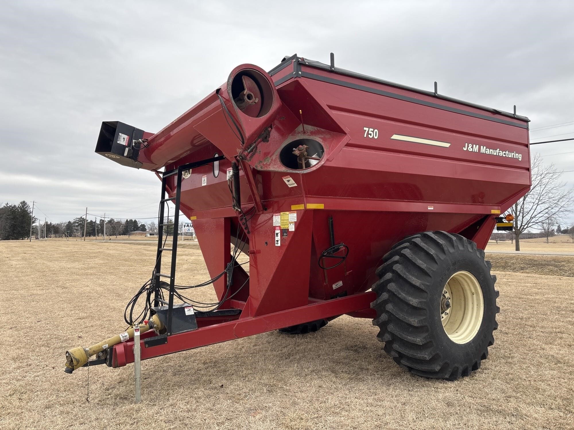 2011 J&M 750-18 Grain Cart