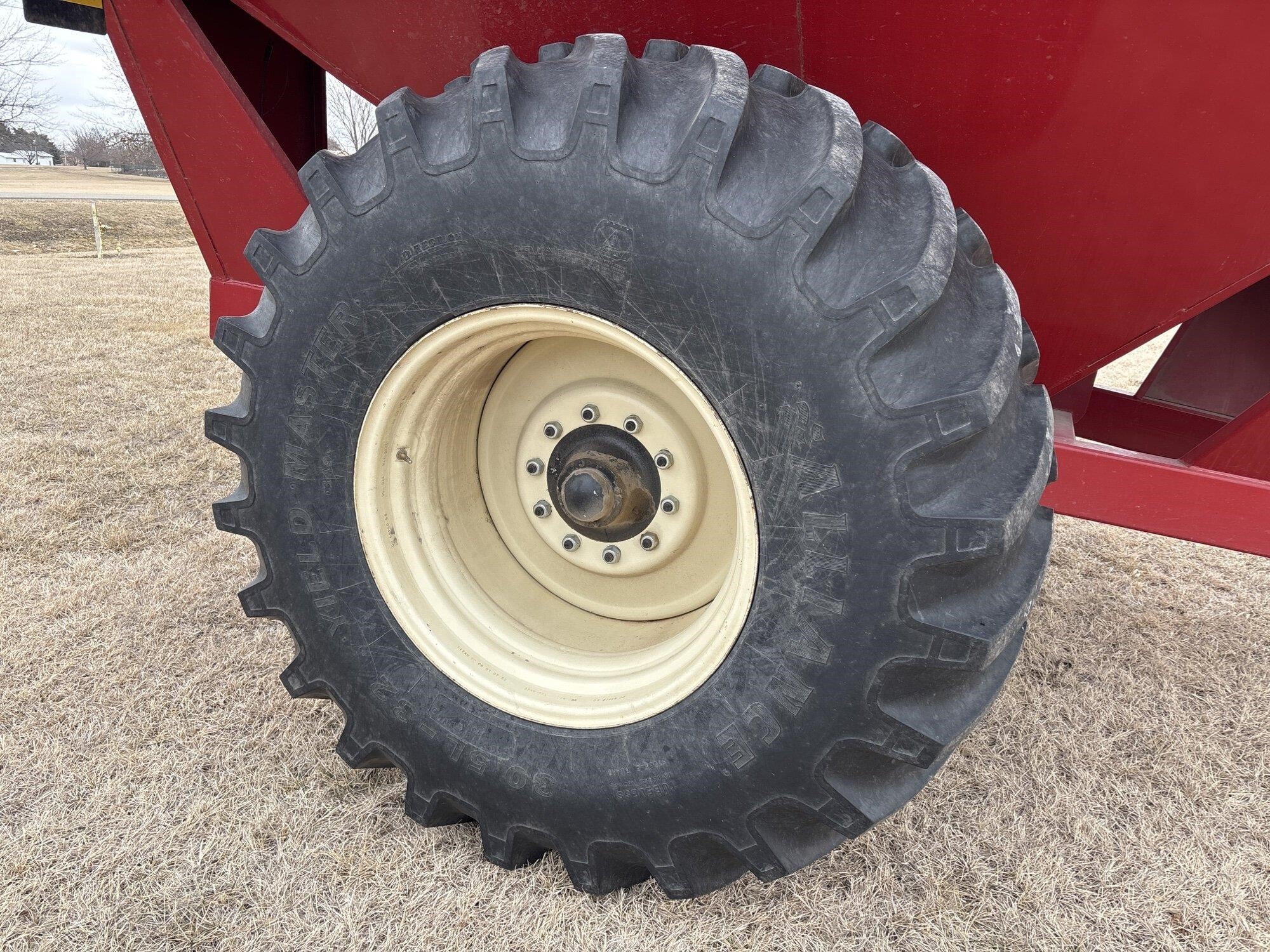 2011 J&M 750-18 Grain Cart