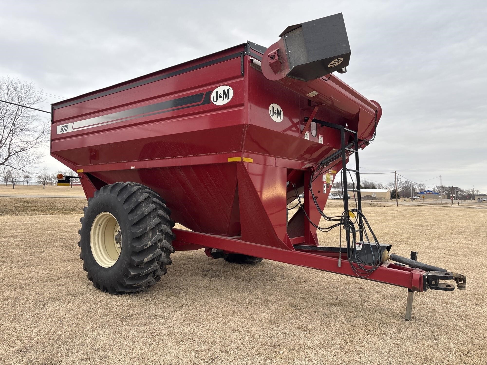 2012 J&M 875-18 Grain Cart