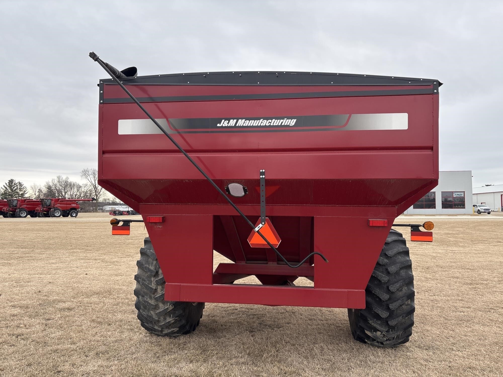 2012 J&M 875-18 Grain Cart