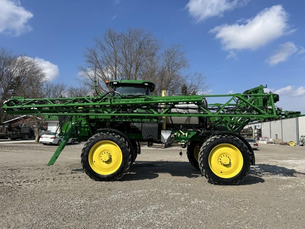 2017 John Deere R4038 Self-Propelled Sprayer