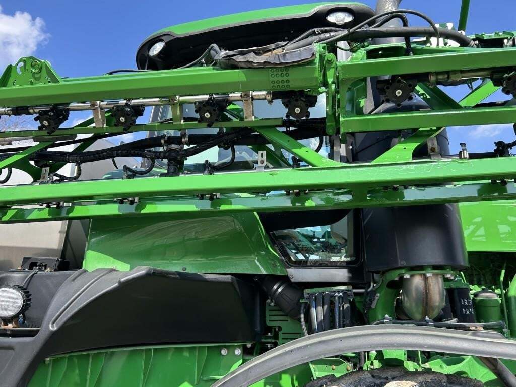 2017 John Deere R4038 Self-Propelled Sprayer
