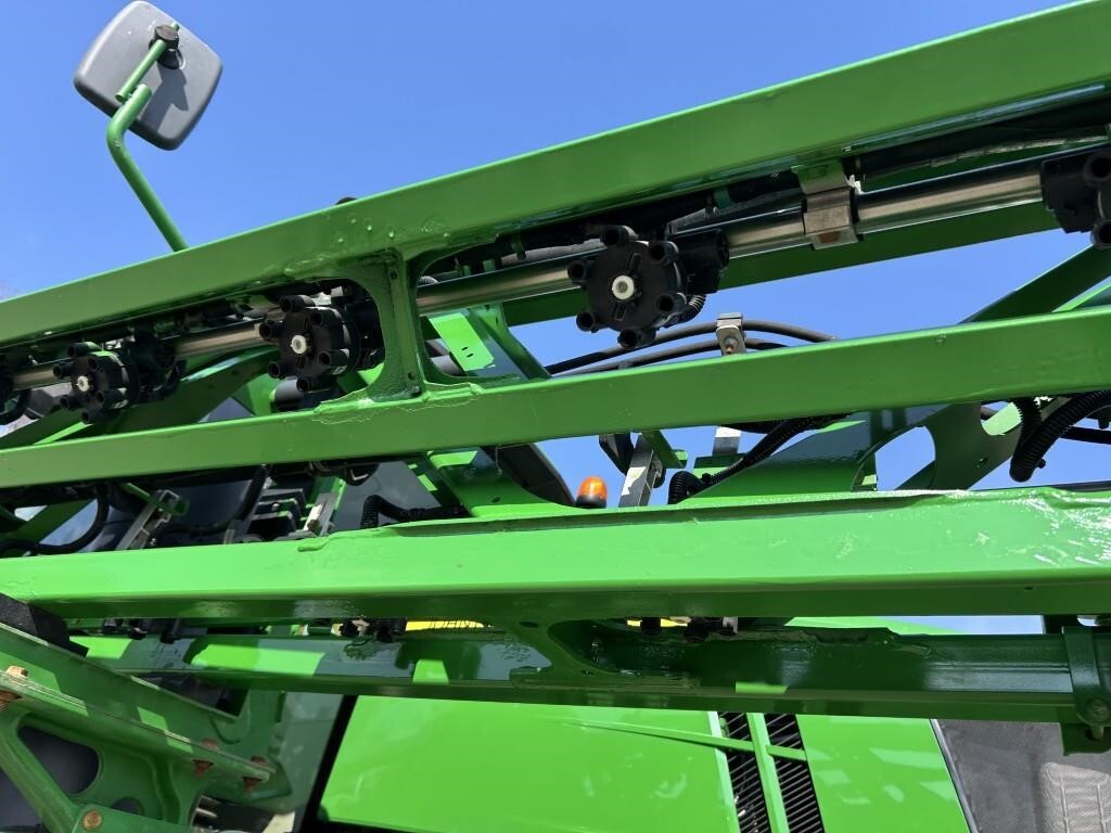 2017 John Deere R4038 Self-Propelled Sprayer