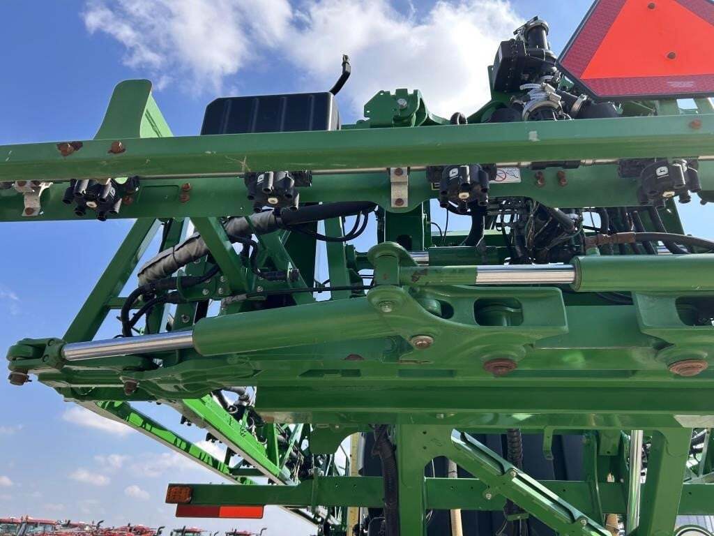 2017 John Deere R4038 Self-Propelled Sprayer