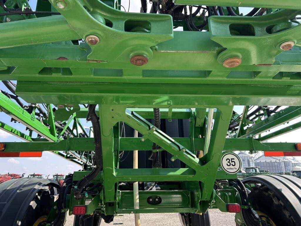 2017 John Deere R4038 Self-Propelled Sprayer