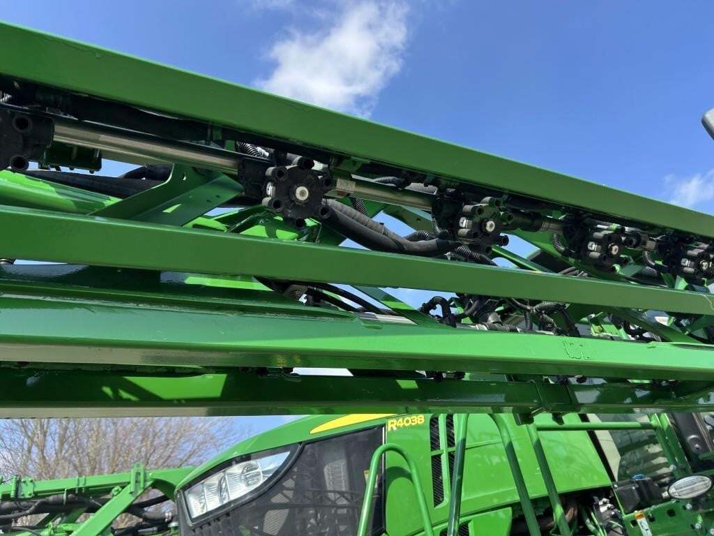 2017 John Deere R4038 Self-Propelled Sprayer