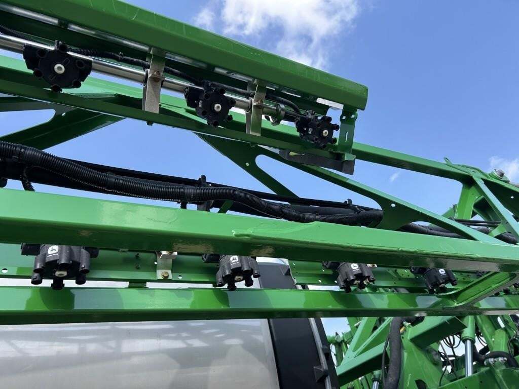 2017 John Deere R4038 Self-Propelled Sprayer