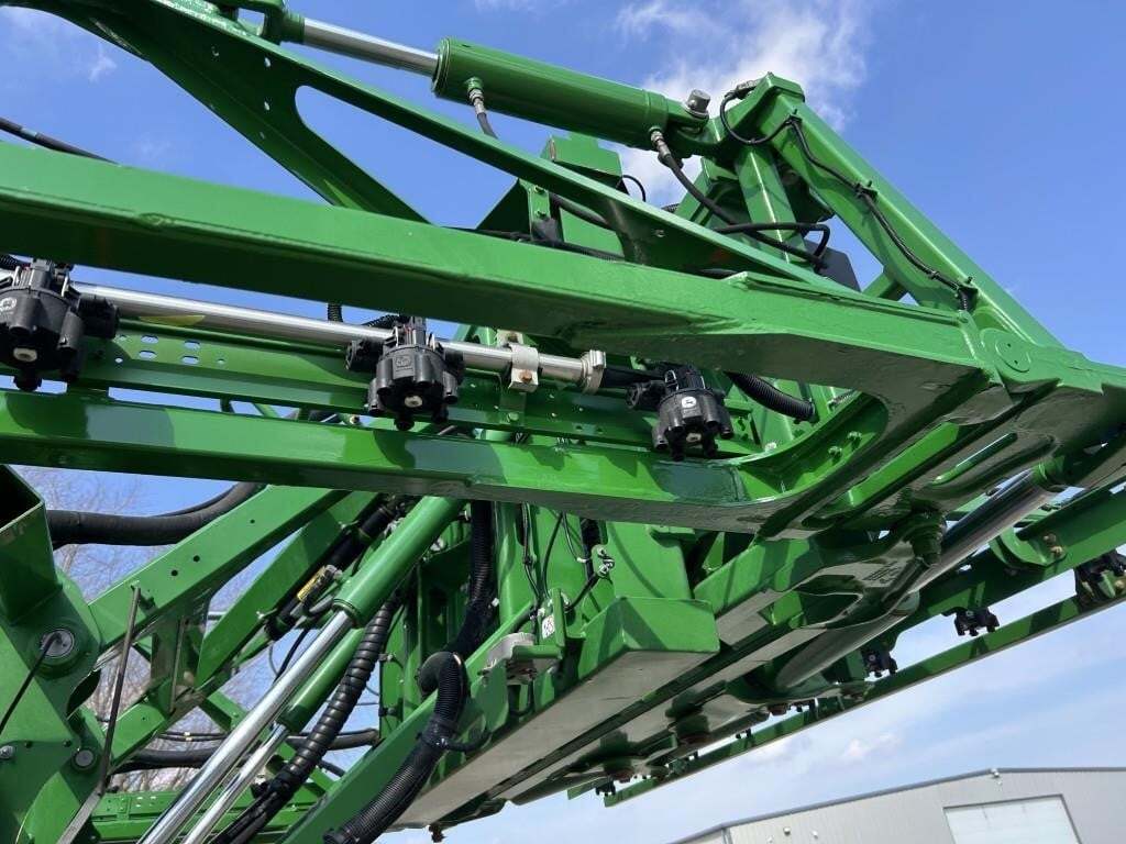 2017 John Deere R4038 Self-Propelled Sprayer