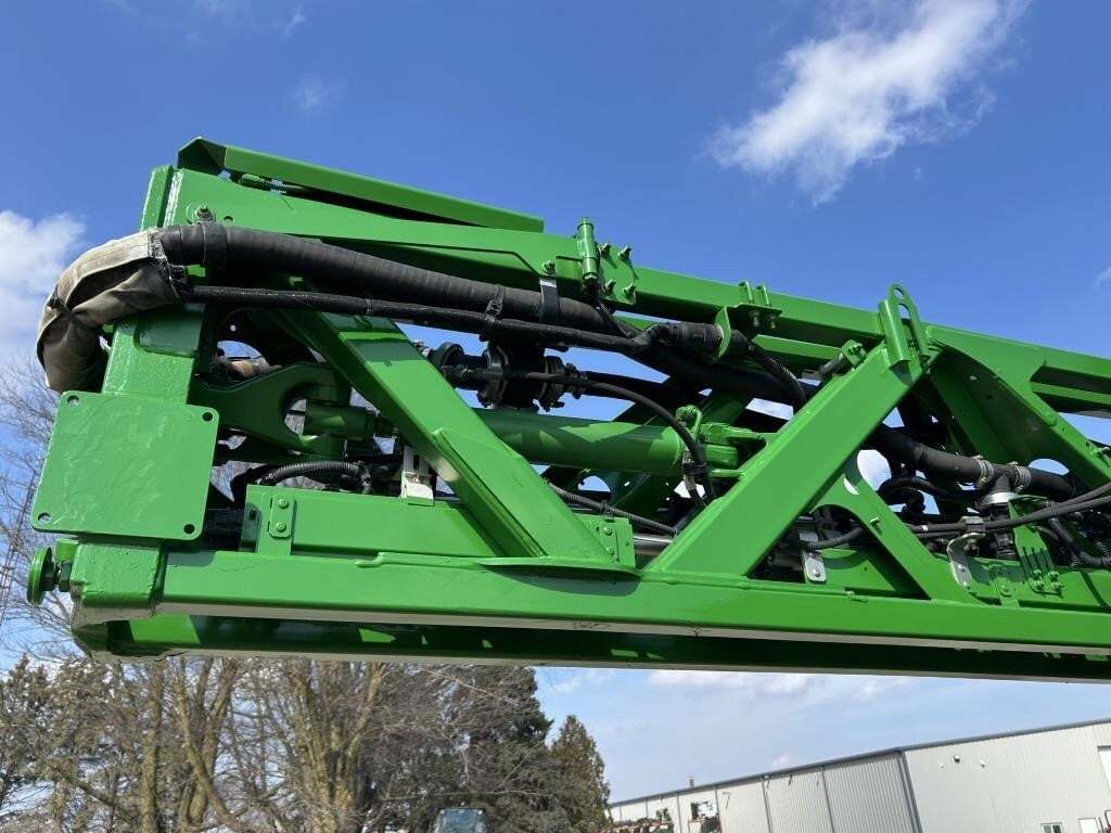 2017 John Deere R4038 Self-Propelled Sprayer