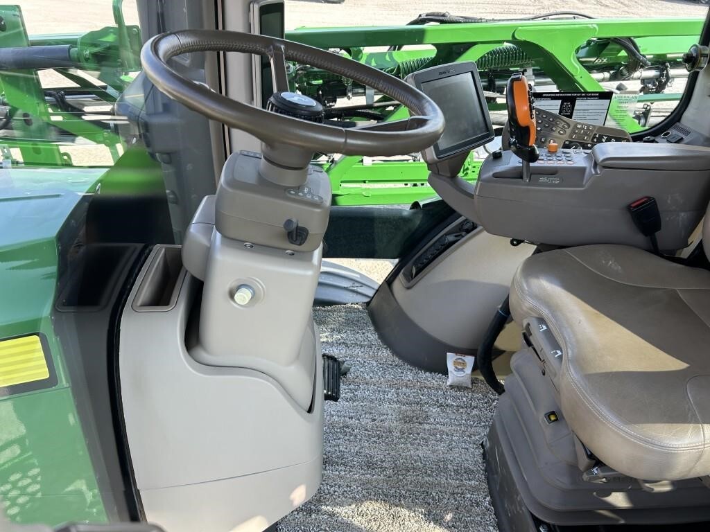 2017 John Deere R4038 Self-Propelled Sprayer