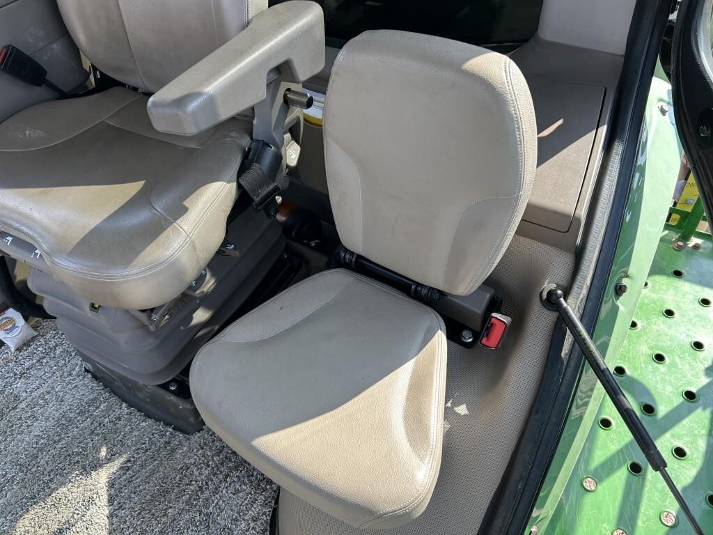 2017 John Deere R4038 Self-Propelled Sprayer