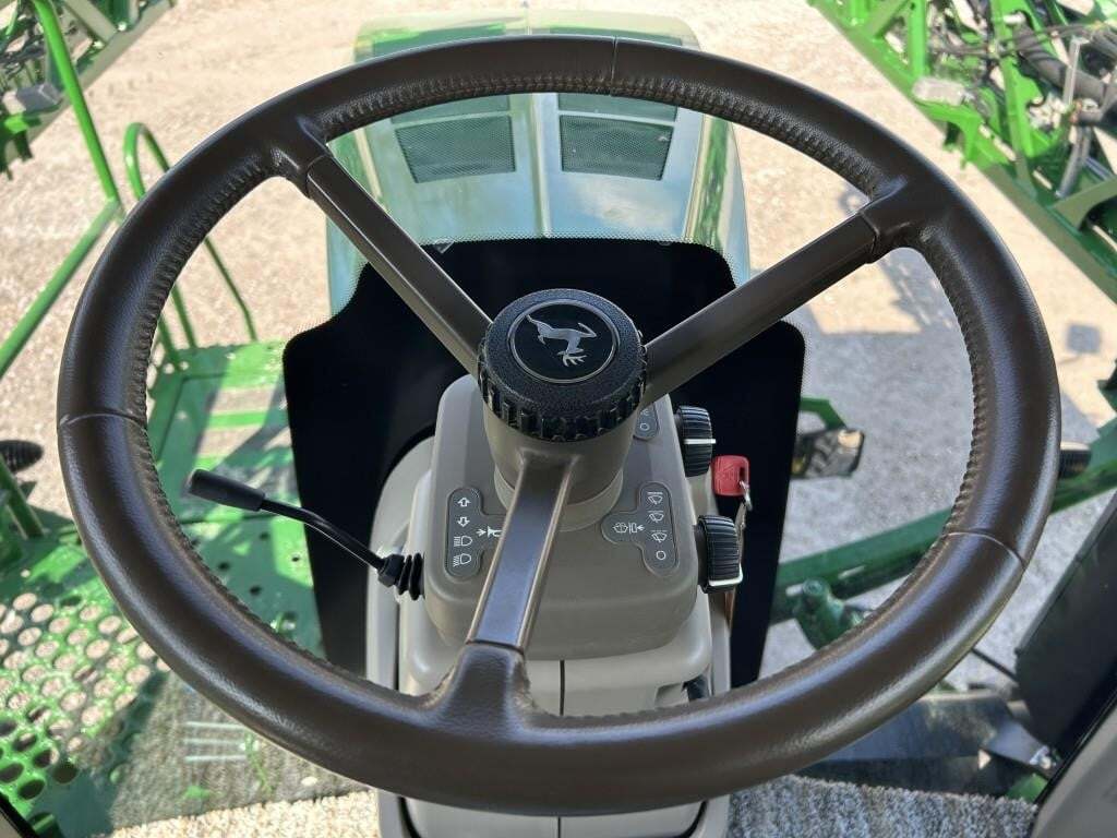 2017 John Deere R4038 Self-Propelled Sprayer