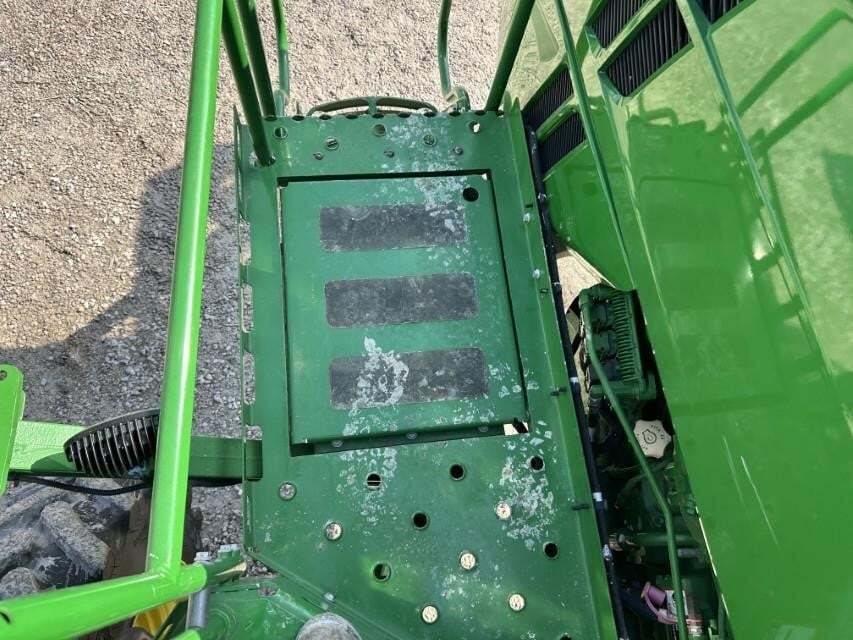 2017 John Deere R4038 Self-Propelled Sprayer
