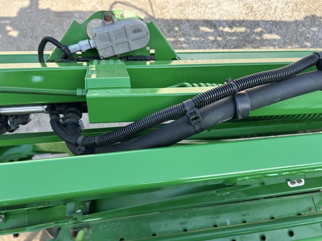 2017 John Deere R4038 Self-Propelled Sprayer