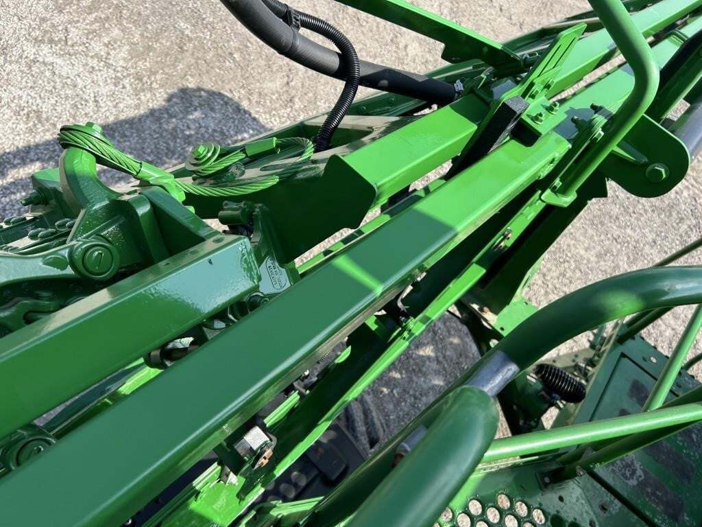 2017 John Deere R4038 Self-Propelled Sprayer