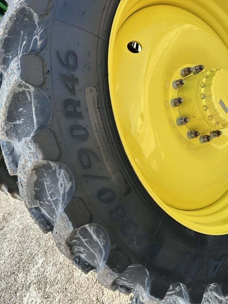 2017 John Deere R4038 Self-Propelled Sprayer