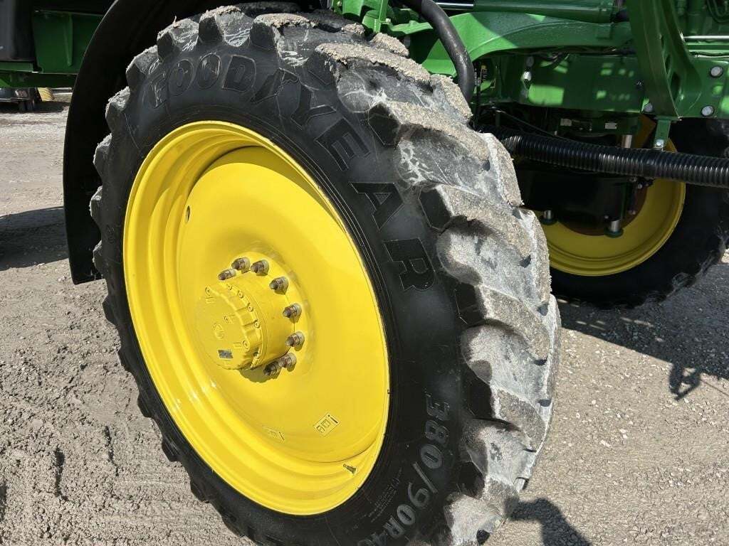 2017 John Deere R4038 Self-Propelled Sprayer