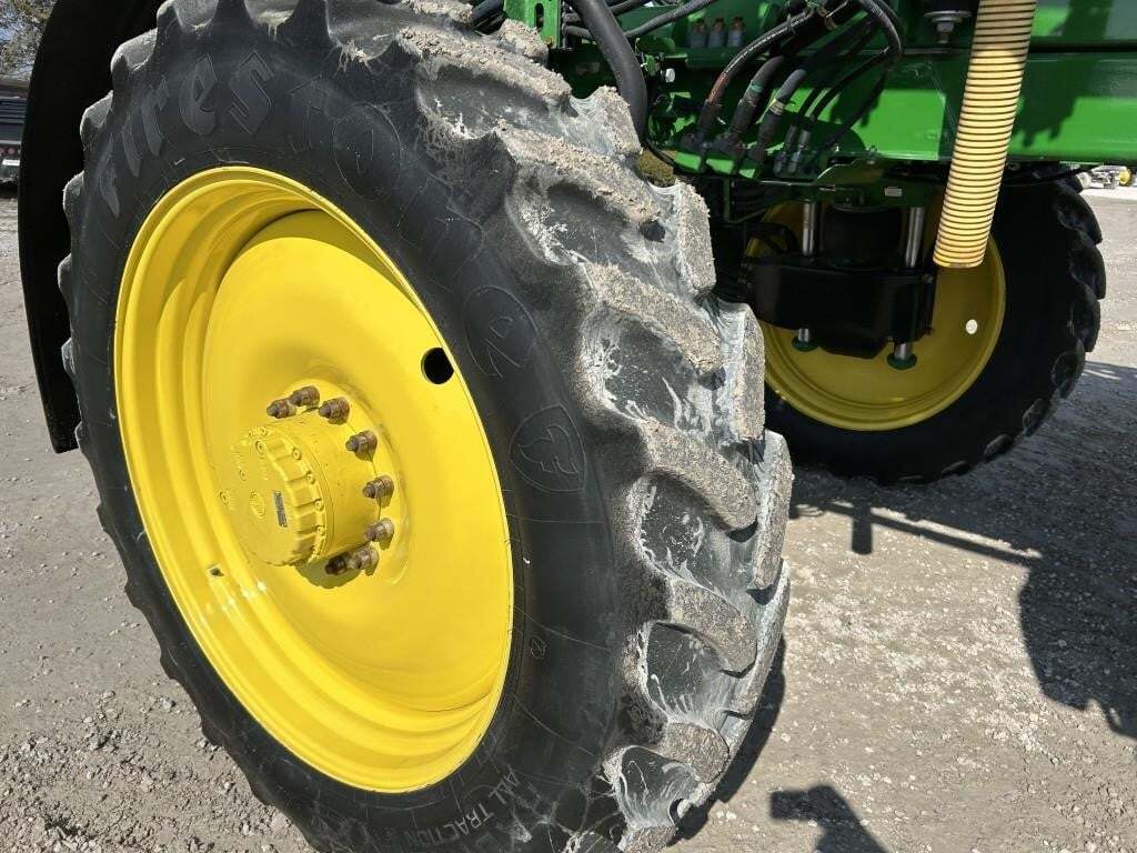 2017 John Deere R4038 Self-Propelled Sprayer