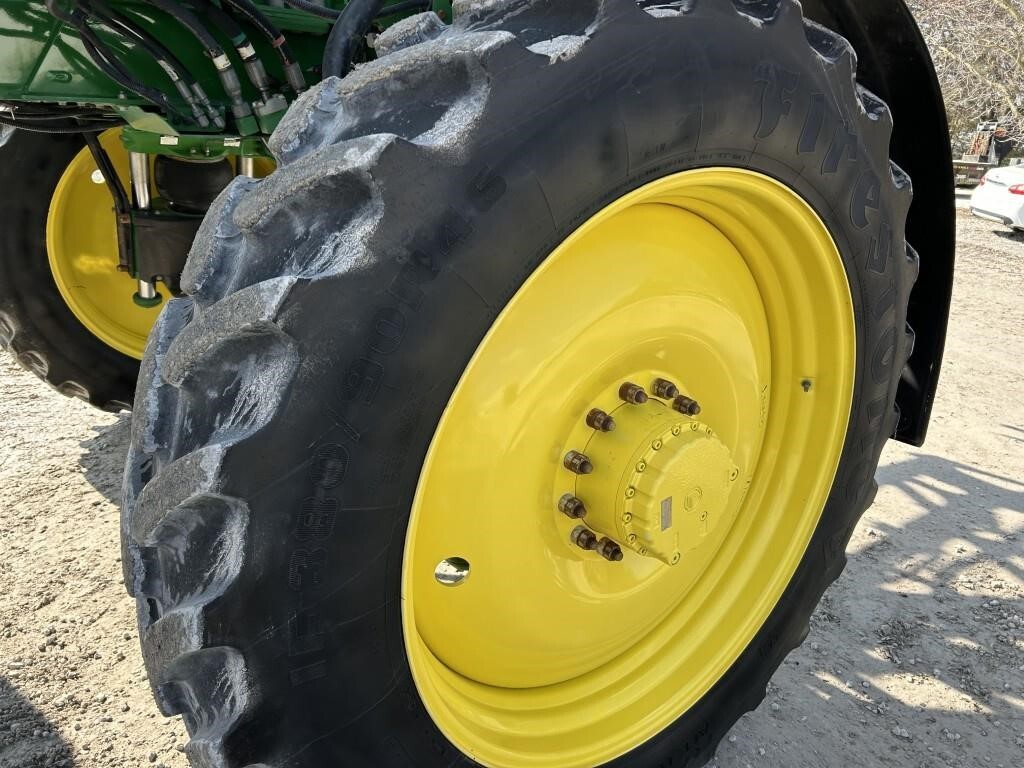 2017 John Deere R4038 Self-Propelled Sprayer