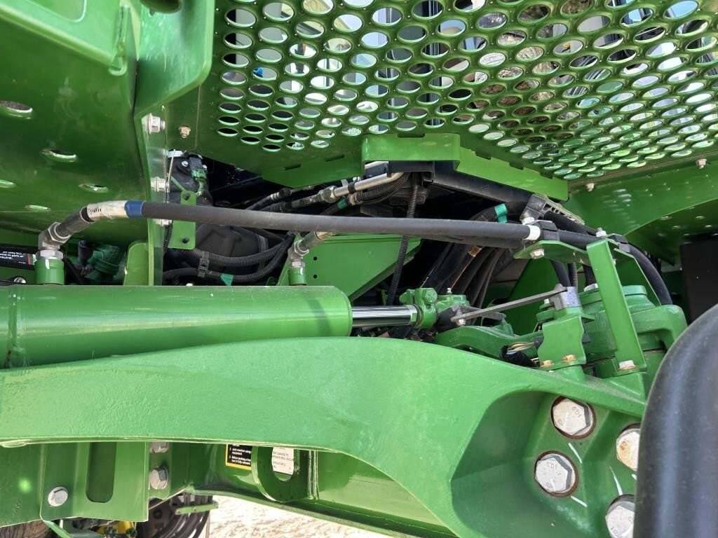 2017 John Deere R4038 Self-Propelled Sprayer