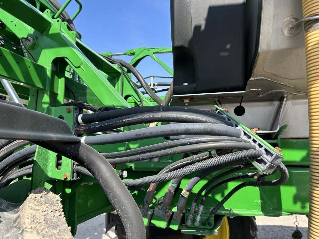 2017 John Deere R4038 Self-Propelled Sprayer