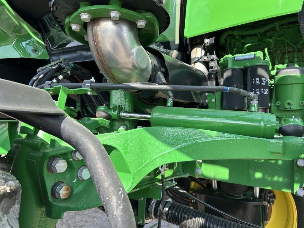 2017 John Deere R4038 Self-Propelled Sprayer