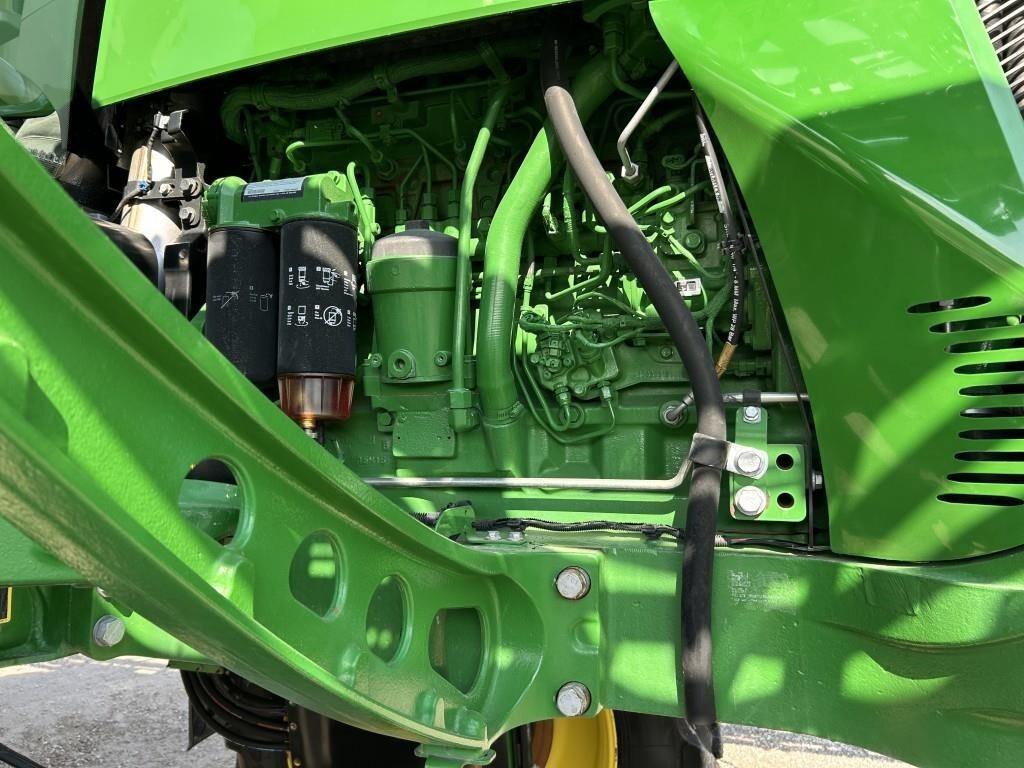 2017 John Deere R4038 Self-Propelled Sprayer