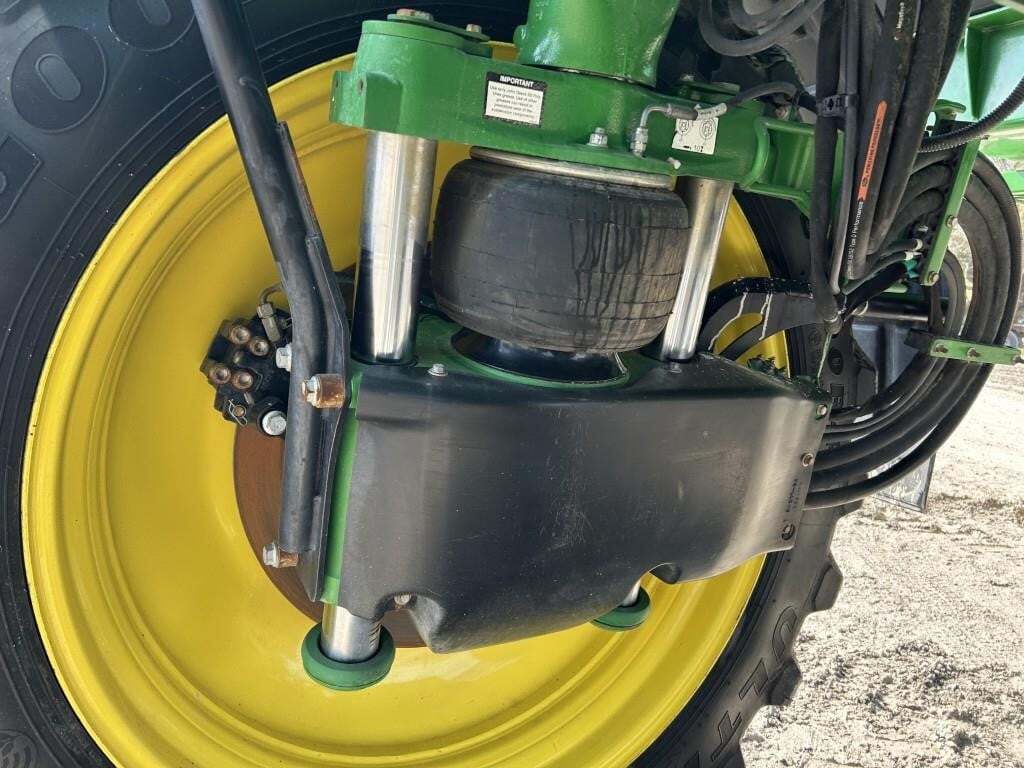 2017 John Deere R4038 Self-Propelled Sprayer