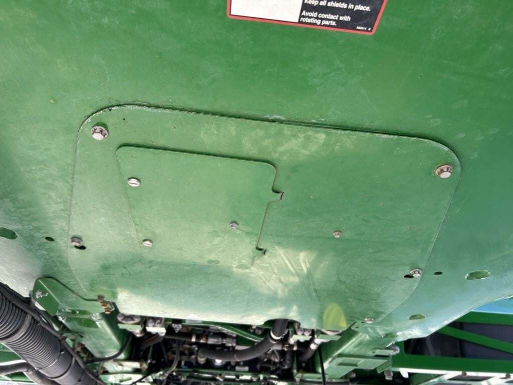 2017 John Deere R4038 Self-Propelled Sprayer