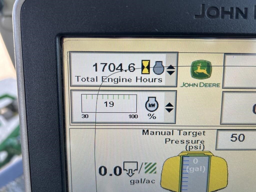 2017 John Deere R4038 Self-Propelled Sprayer