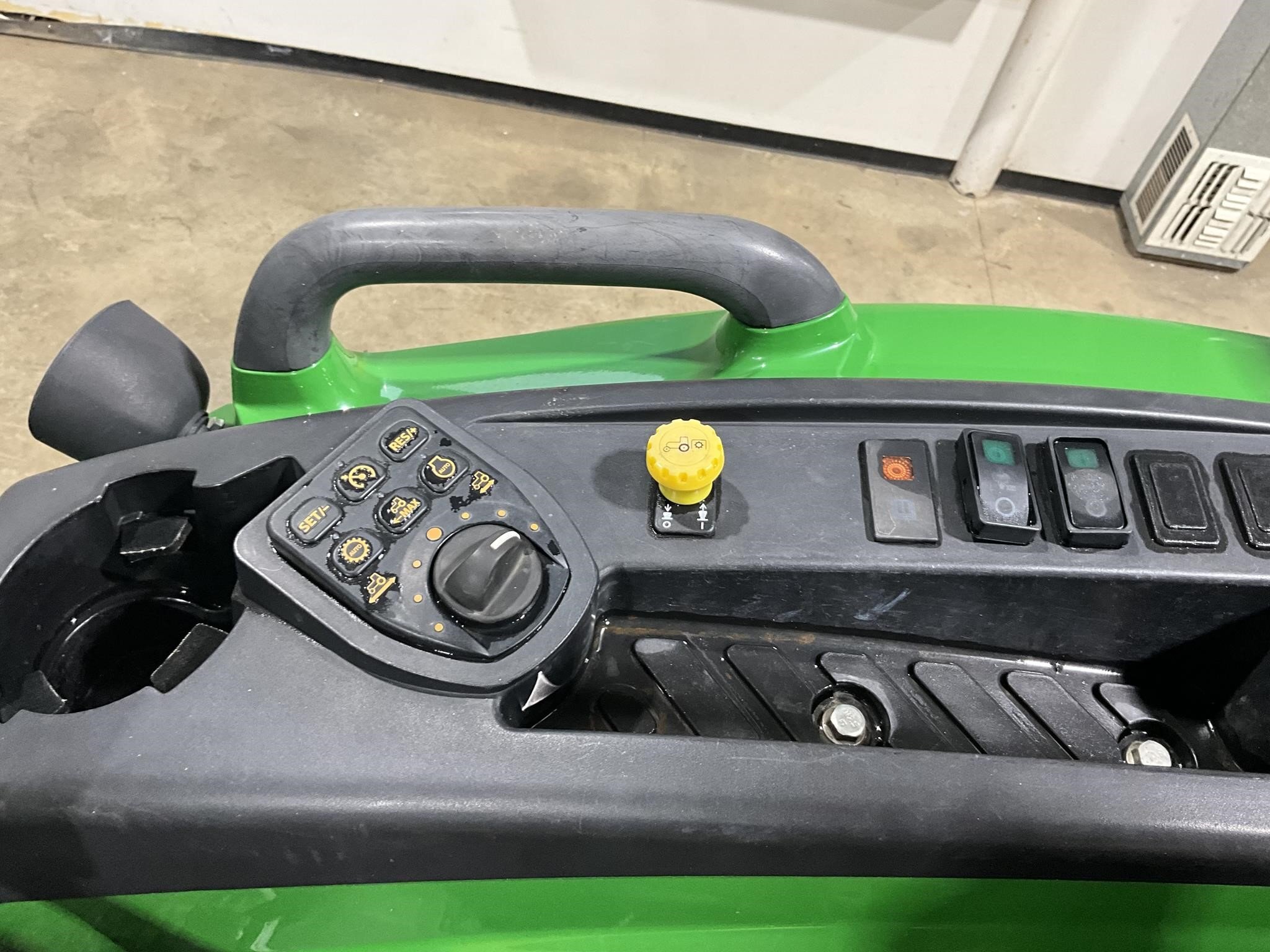 2021 John Deere 4066R Tractor