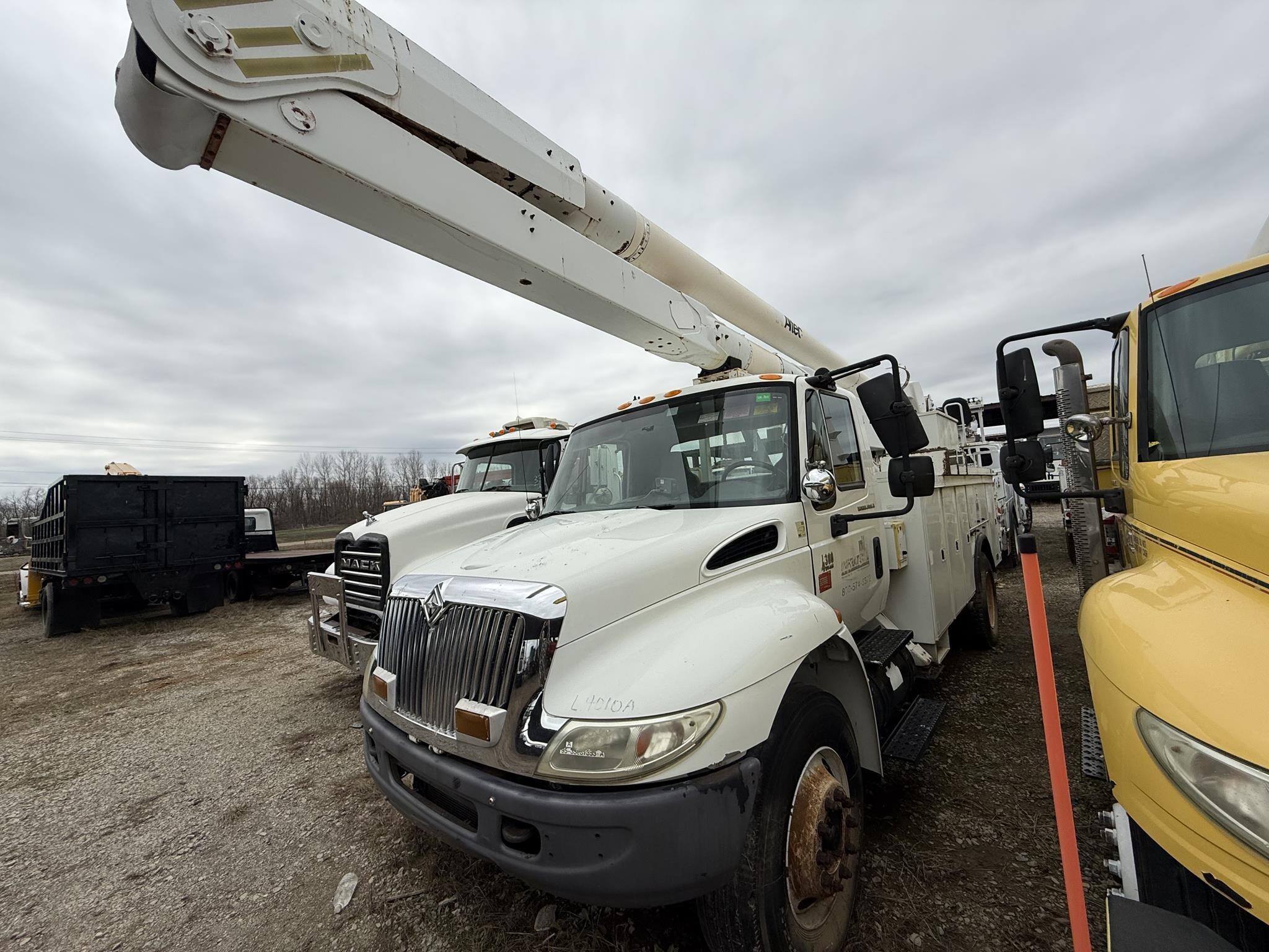 2007 Altec AA755L Crane