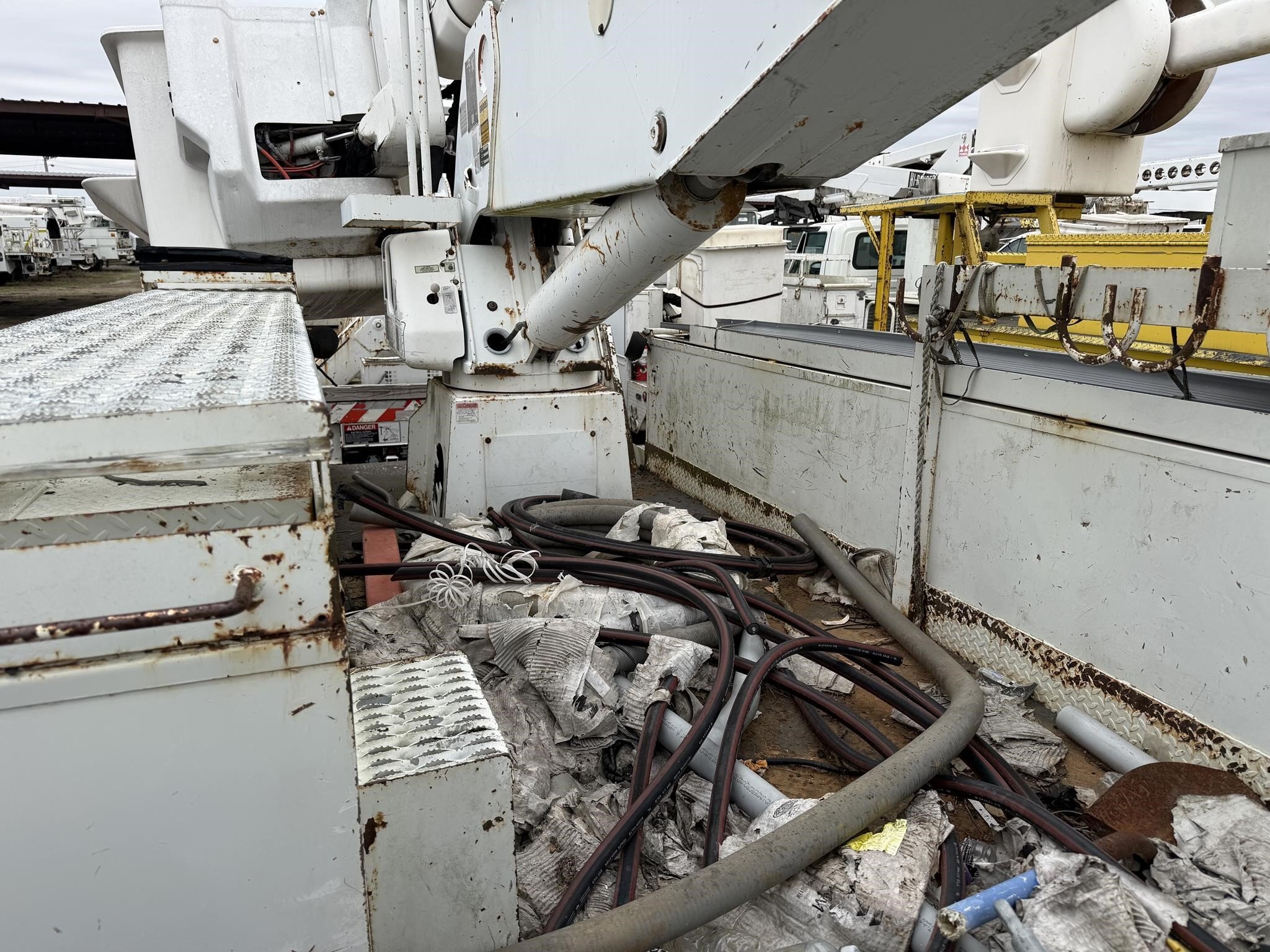 2007 Altec AA755L Crane