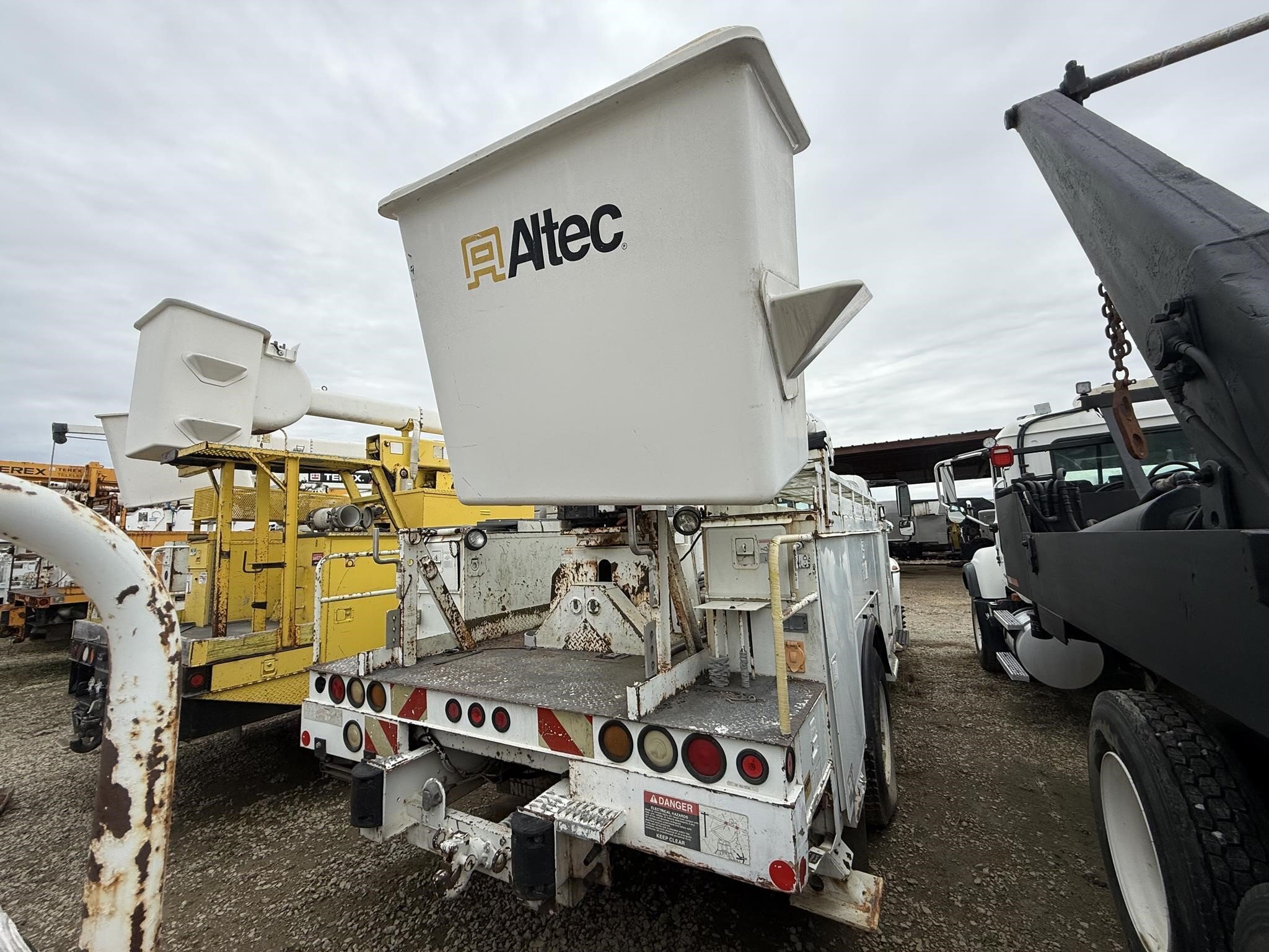 2007 Altec AA755L Crane