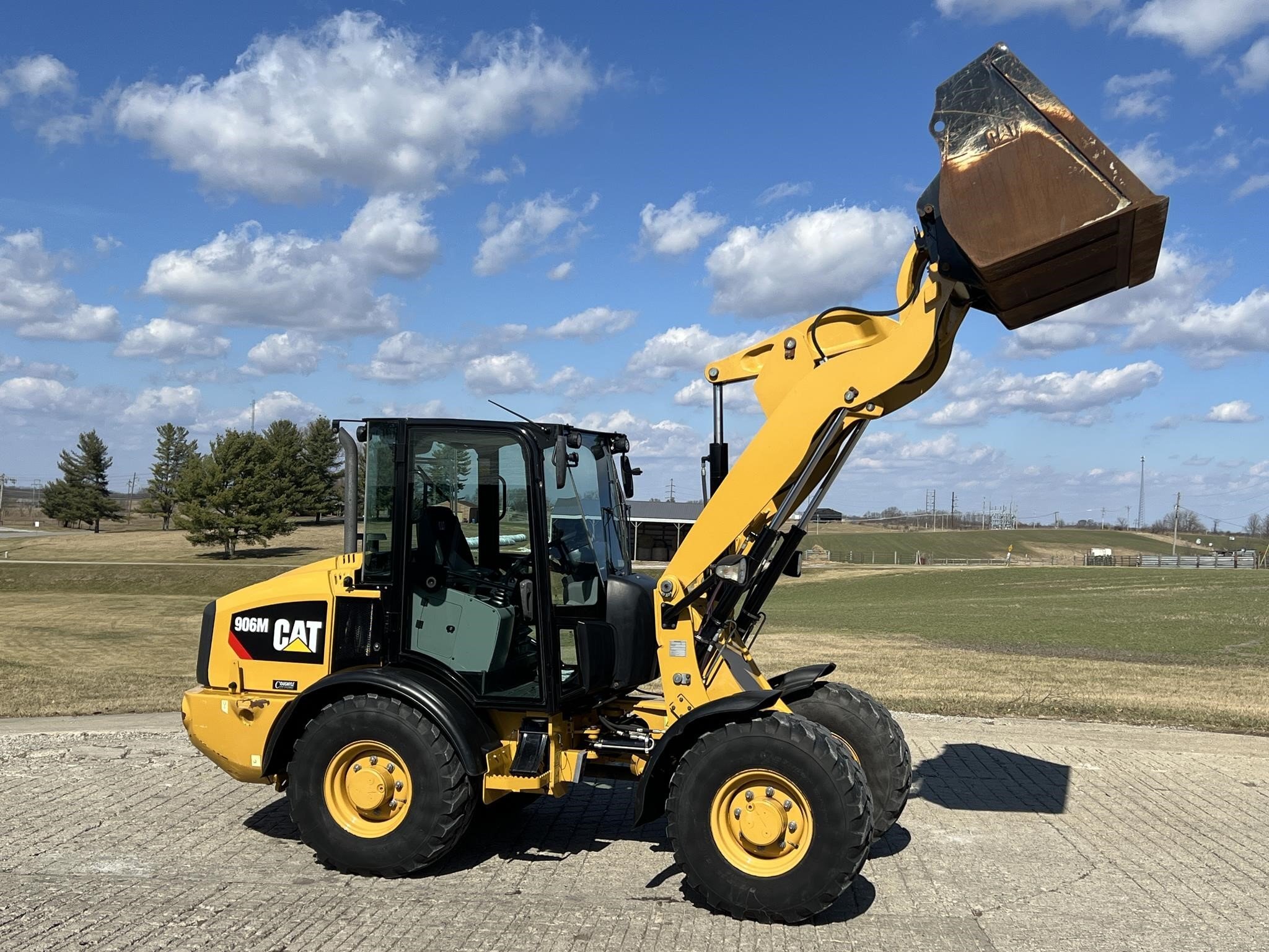 2019 Caterpillar 906M Miscellaneous