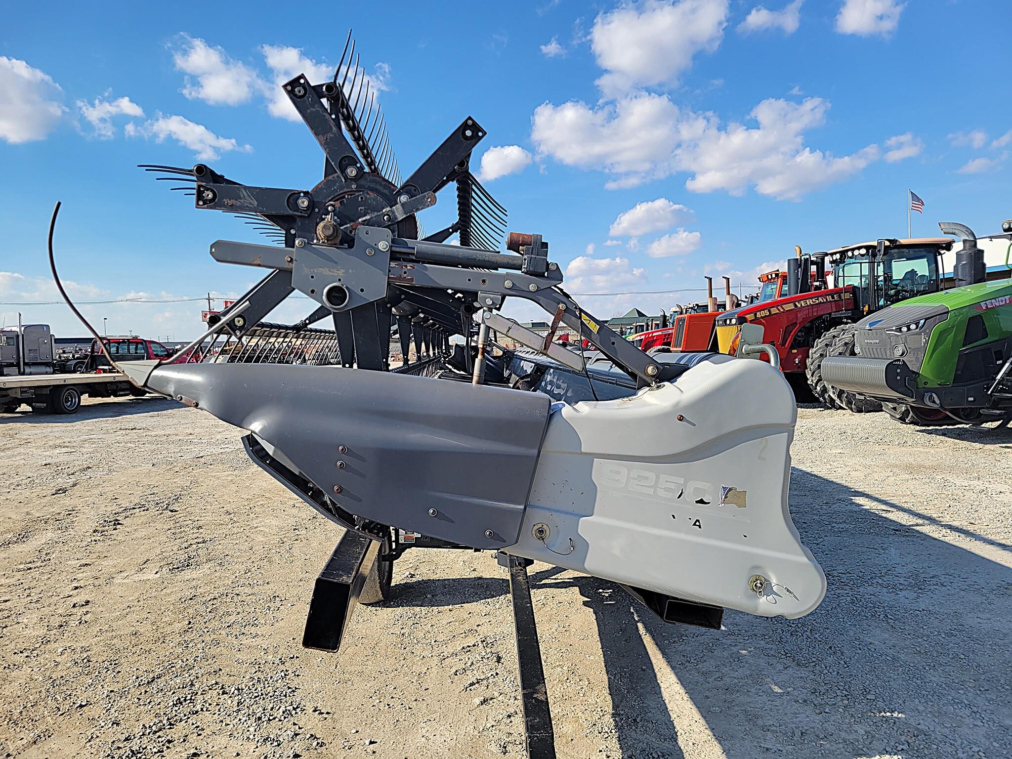 2011 Gleaner 9250 Platform