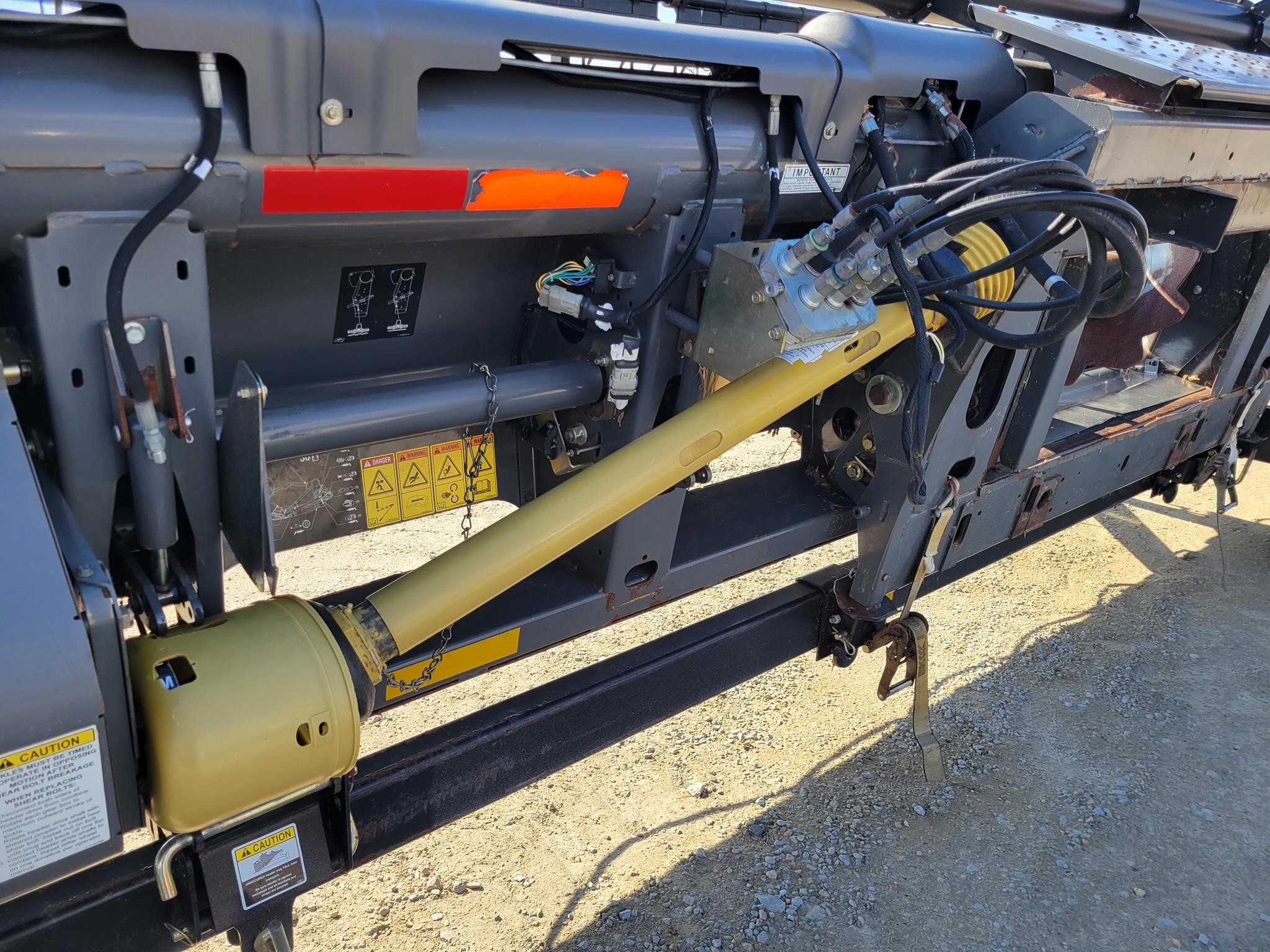 2011 Gleaner 9250 Platform