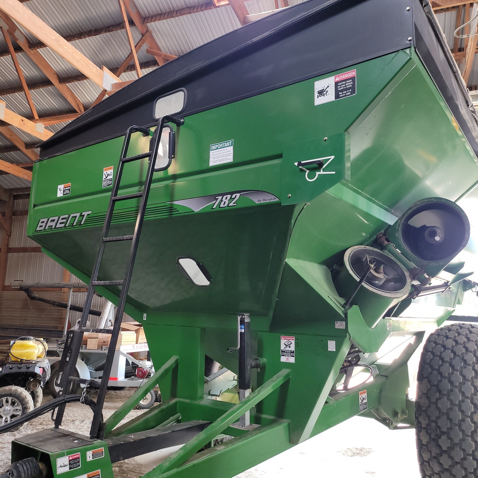 2009 Brent 782 Grain Cart