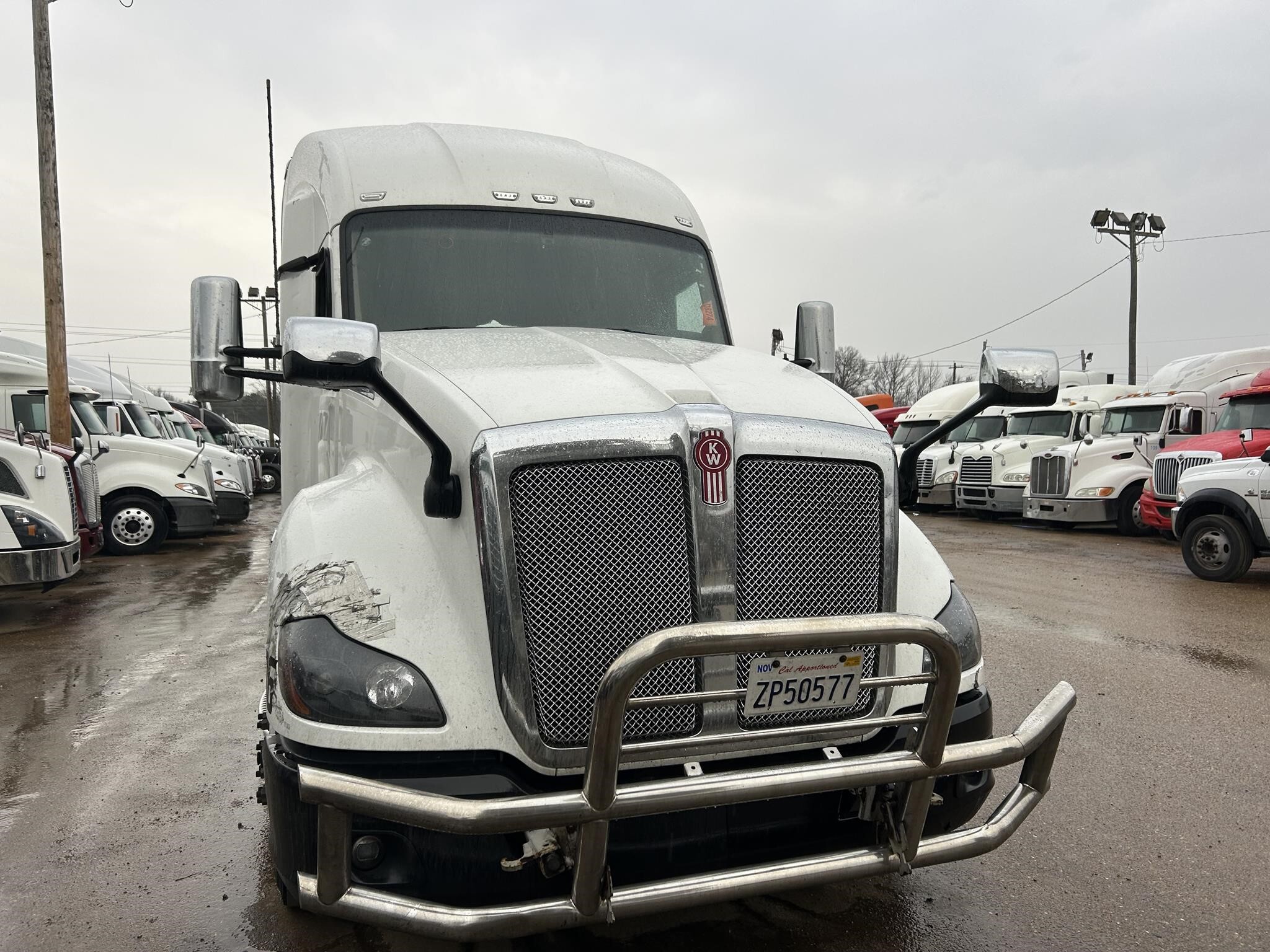 2022 Kenworth T680 Semi Trucks/Trailer