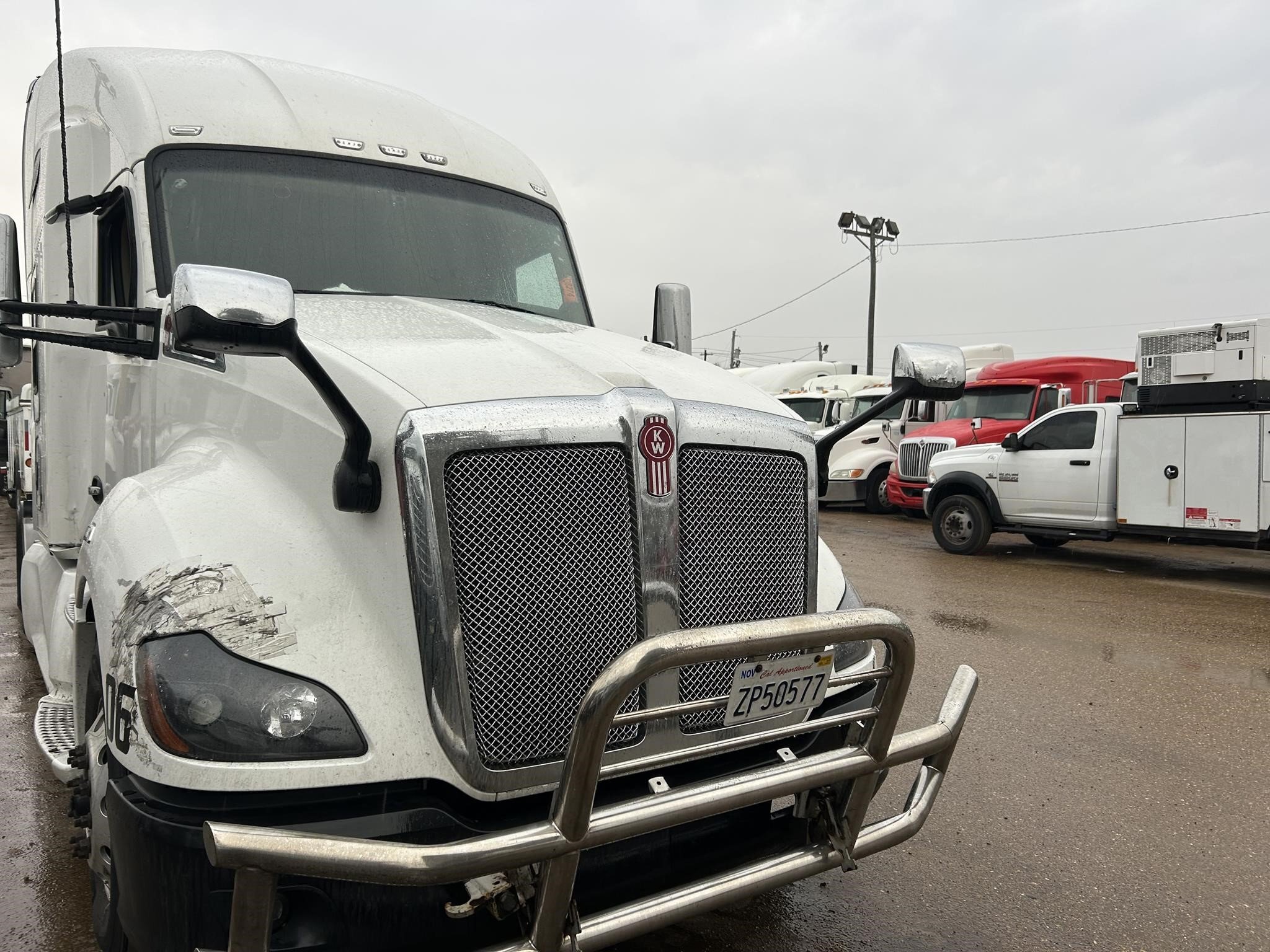2022 Kenworth T680 Semi Trucks/Trailer