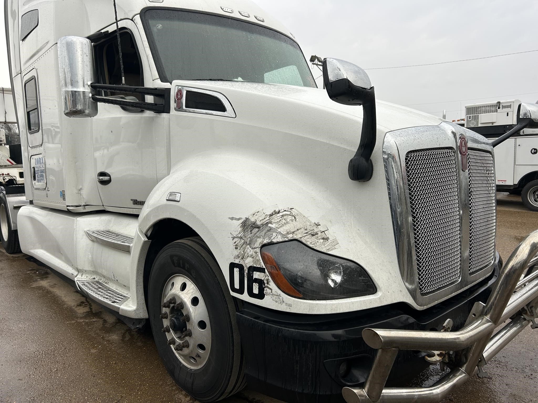 2022 Kenworth T680 Semi Trucks/Trailer