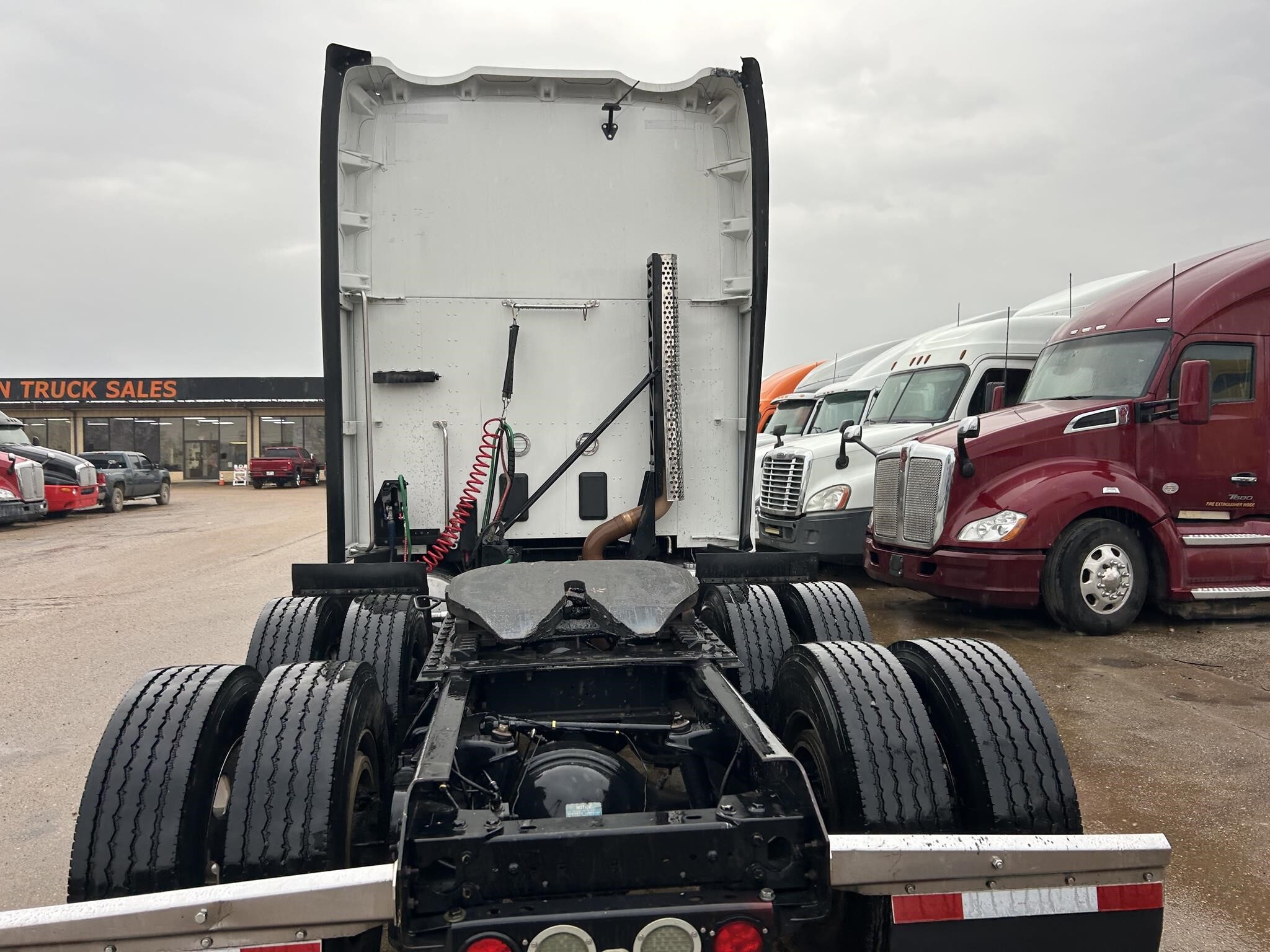 2022 Kenworth T680 Semi Trucks/Trailer