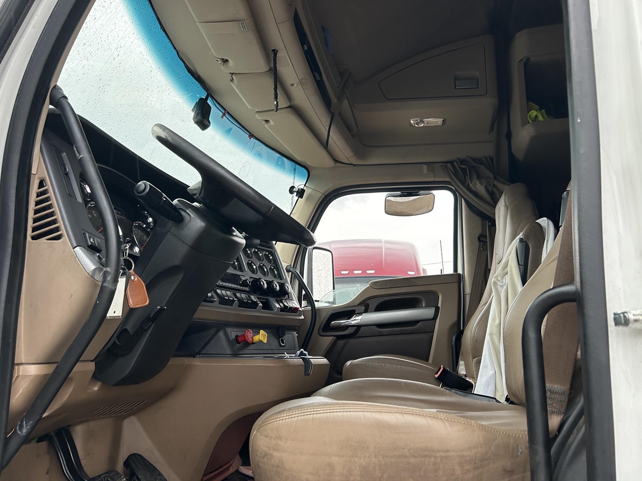 2022 Kenworth T680 Semi Trucks/Trailer
