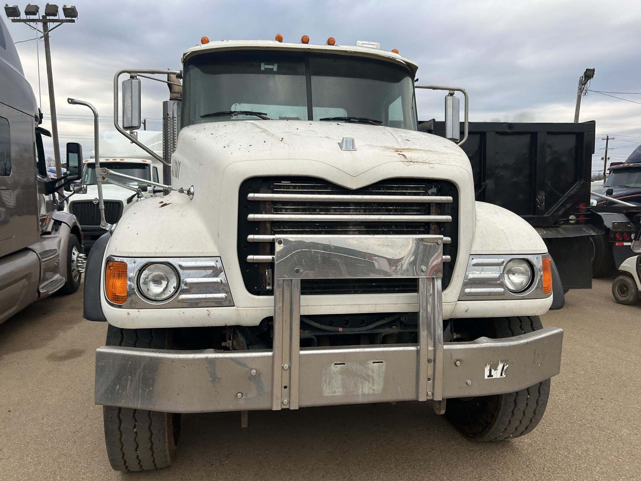2006 Mack Granite CV713 Dump Trucks/Trailer