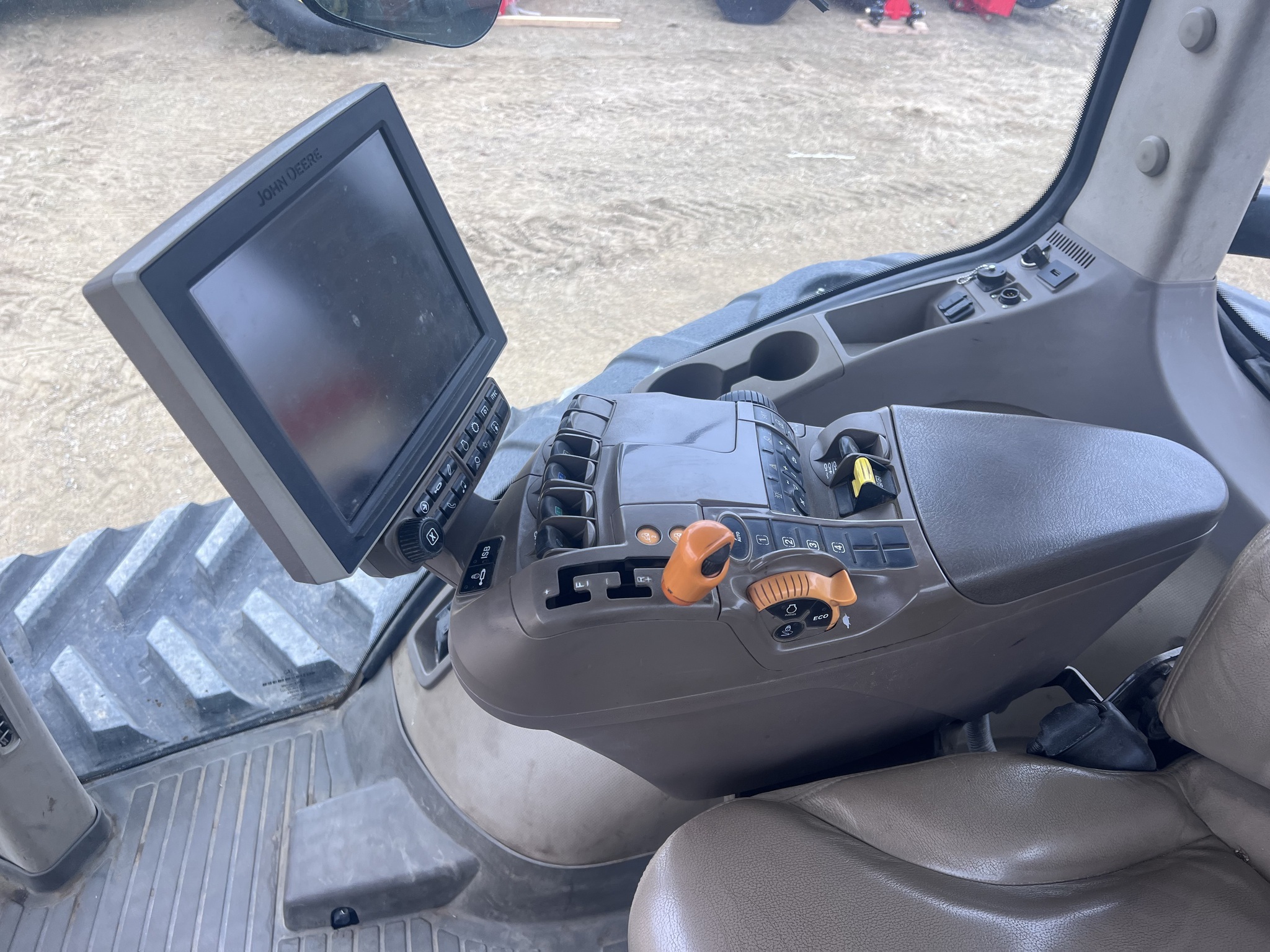 2016 John Deere 8370RT Tractor