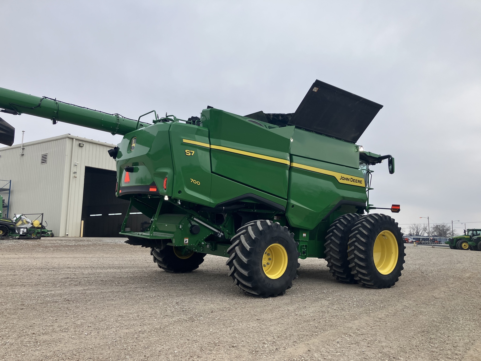 2025 John Deere S7 700 Combine