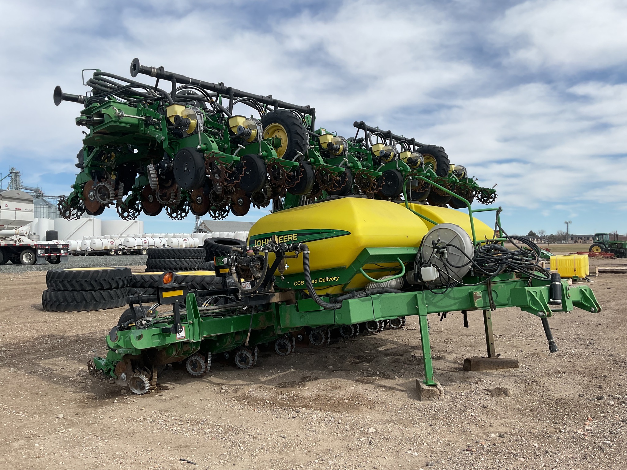 2013 John Deere DR24 Planter