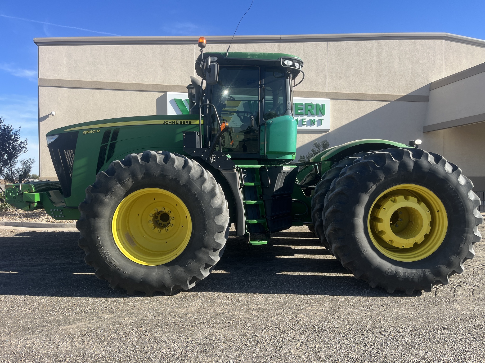 2013 John Deere 9560R Tractor