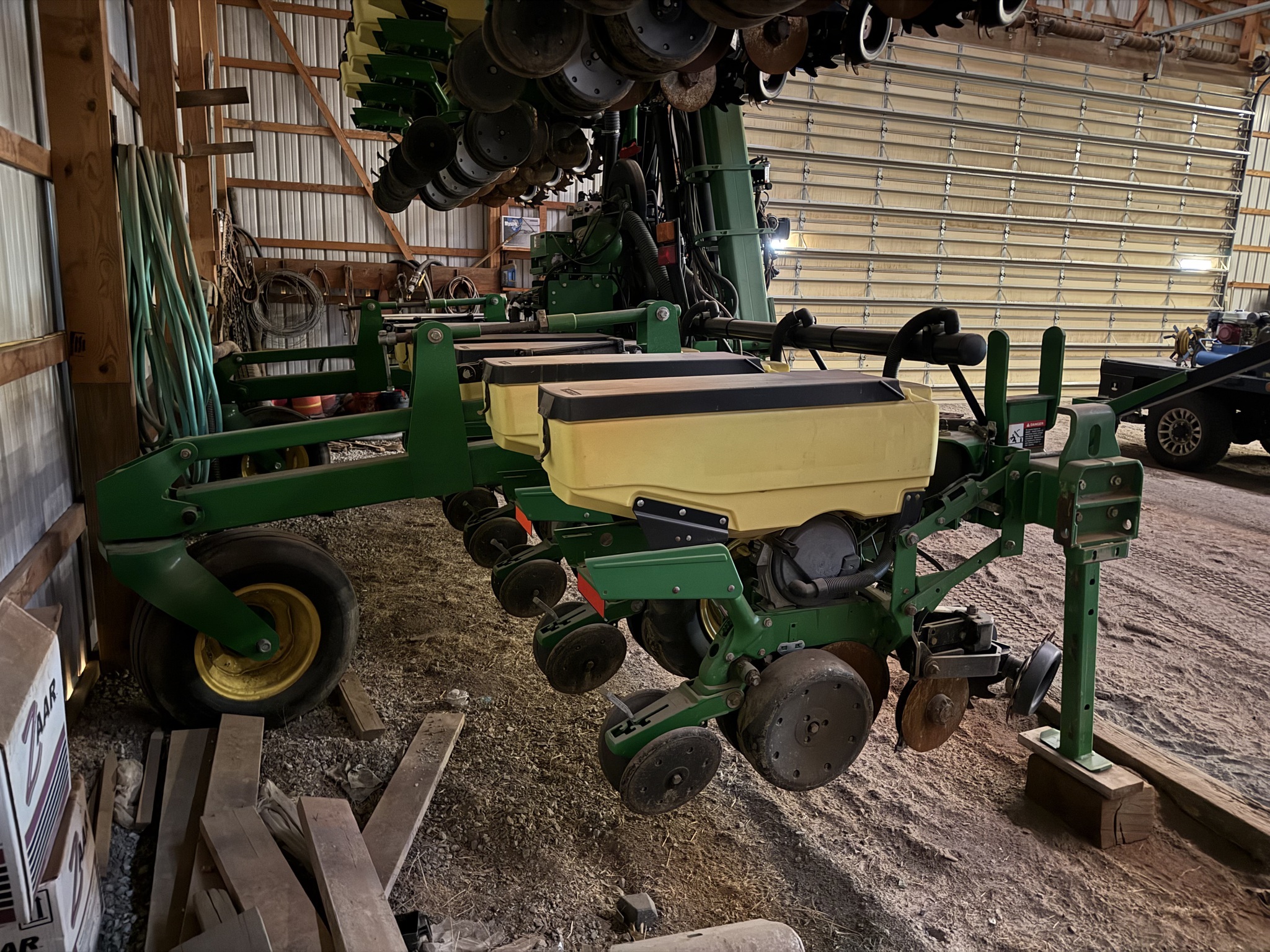 2015 John Deere 1725 Planter
